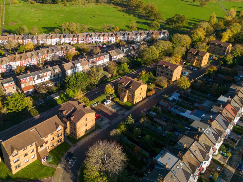 Before Nw10 1ba Cornmow Drive 5